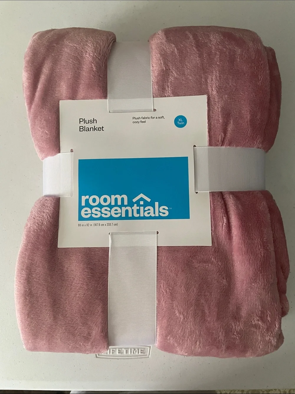 Room Essentials Plush Blanket - Rose Pink